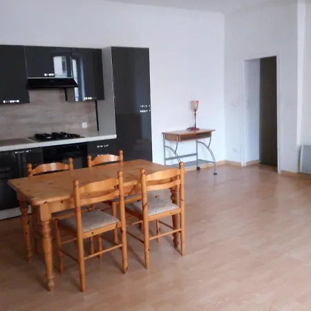 Appart Entier De 49 M² Au Centre * Narbona